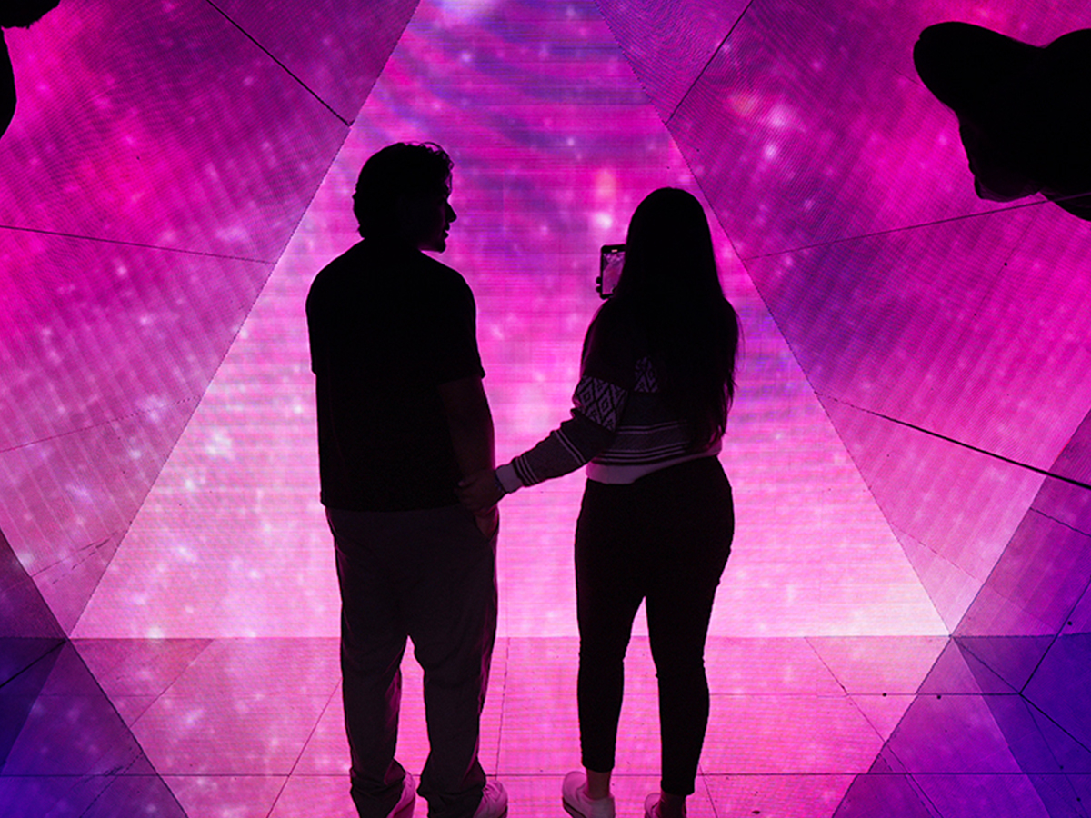 Endless mirrors room at Imagenerium